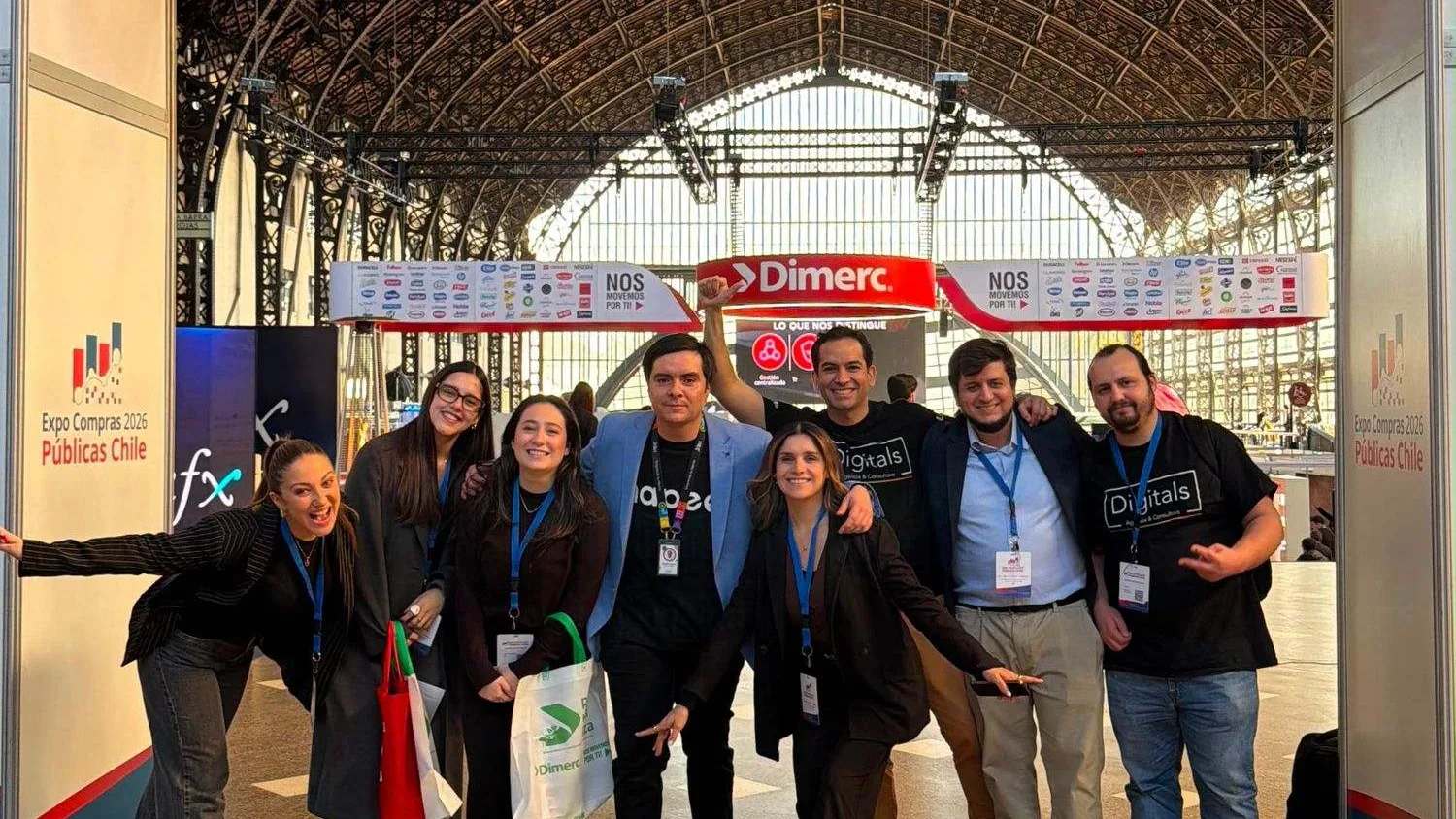 El equipo de Digitals y Hapee en la entrada de la Expo Compras Públicas Chile 2026