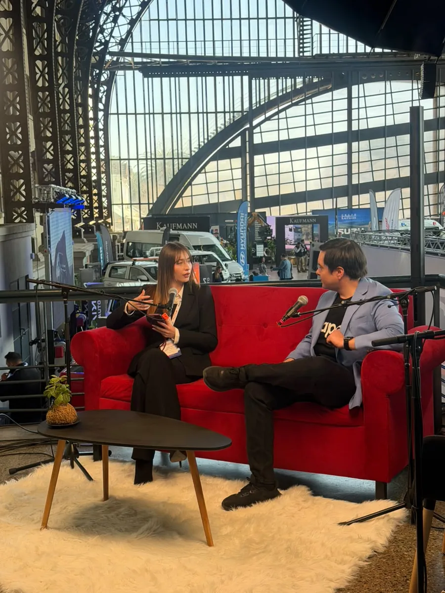 Sebastián Figueroa, CEO de Digitals y Hapee, conversando en el podcast de la Expo Compras Públicas 2026