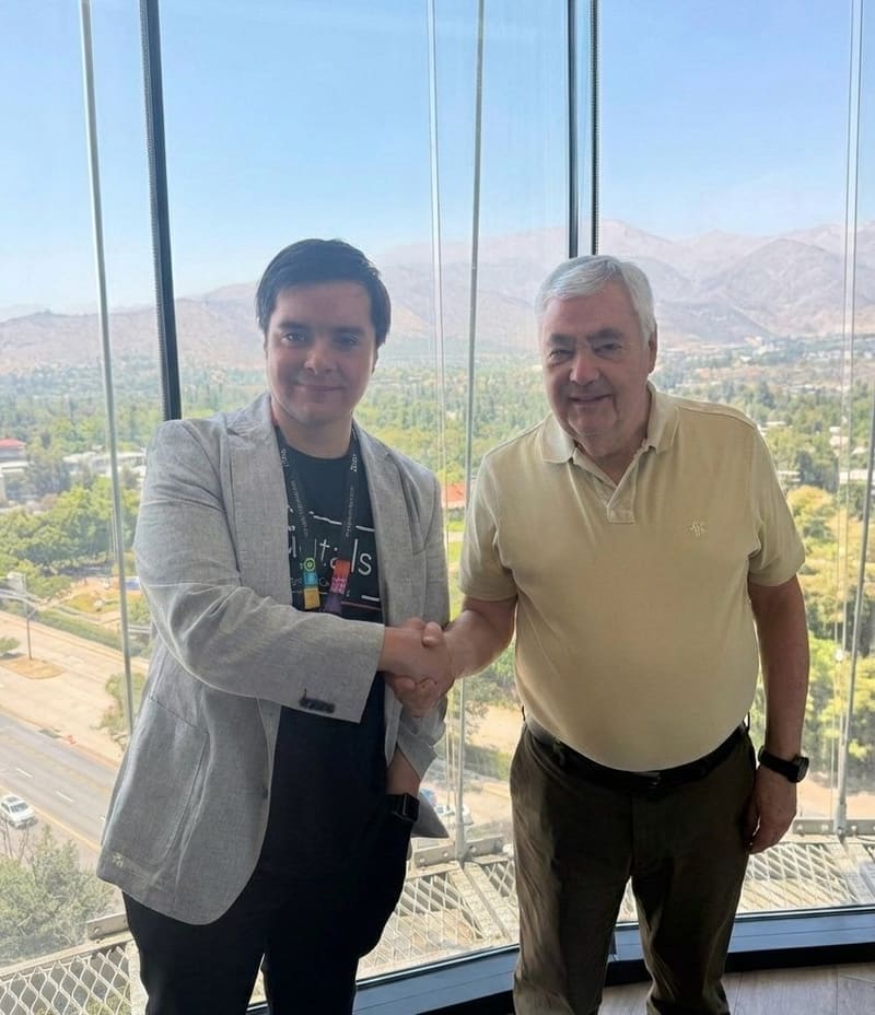 Ricardo Lessmann y Sebastián Figueroa cerrando la alianza