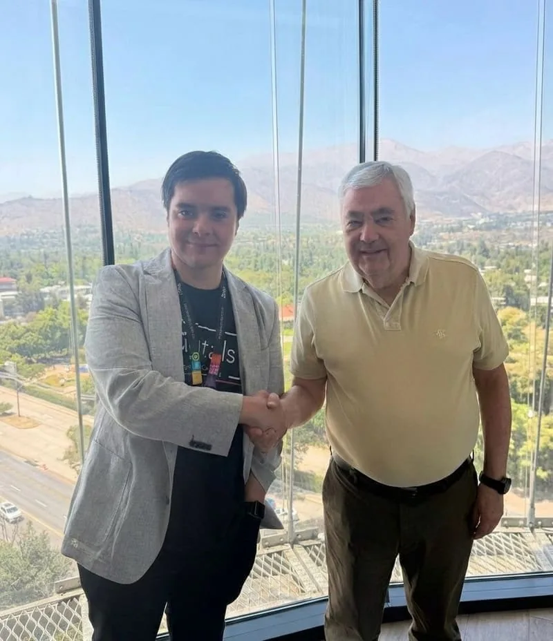 Ricardo Lessmann y Sebastián Figueroa cerrando la alianza